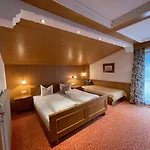 Gaestehaus Poell *
