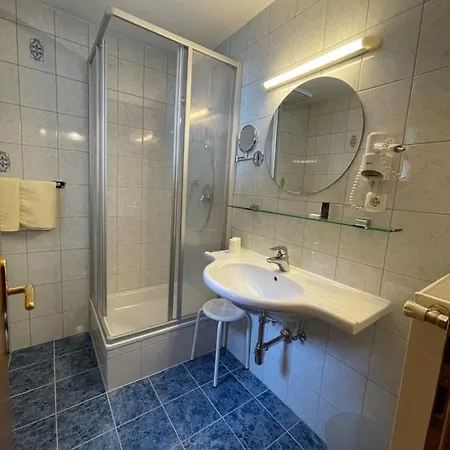 Апартаменти Gaestehaus Poell