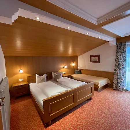 Gaestehaus Poell *