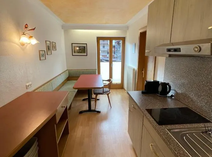 Gaestehaus Poell Апартаменты Майрхофен