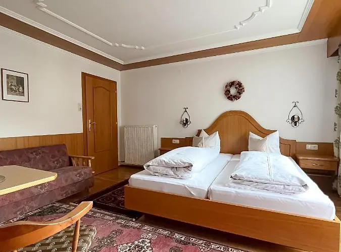 Апартаменты Gaestehaus Poell